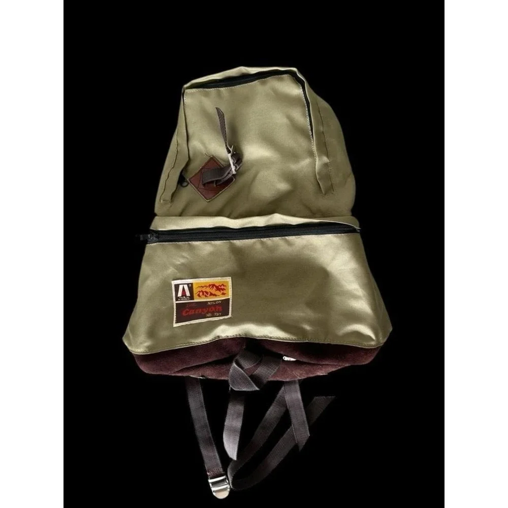 Vintage‎ 70's Academy A Line Canyon Backpack Hiking Green Two Zipper Distressed